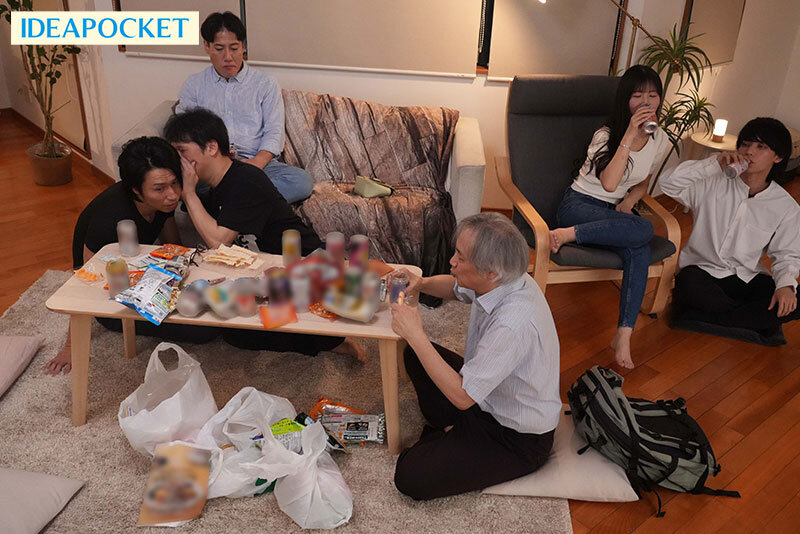 【巨乳 中出し】これはレ×プじゃない…あくまで合意の下のSEX…だよなww 宅飲みで同級生達に廻された巨乳美女。 全員遠慮なしの中出し。「女1人で参加したのが間違いでした…」 桜空もも│ティッシュ│ipzz00388