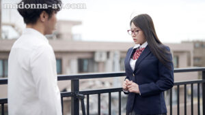 【巨乳 中出し】昔俺の事が好きだった地味な幼馴染が、色気漂う巨乳人妻に進化していたので、性欲が尽き果てるまで生ハメしまくった… 二羽紗愛│Madonna│jur00230