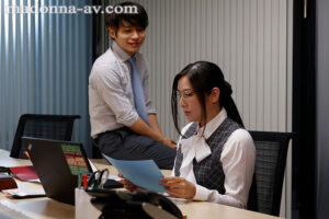 【巨乳 中出し】会社の地味な人妻経理を≪濃厚マゾ潮≫吹き散らかす、俺専用の愛人に仕立て上げた―。 椎名ゆな│Madonna│jur00274