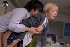 【巨乳 中出し】「誰か来たら私の人生終わっちゃうけど、気持ち良すぎてもう…」という心の声が聞こえる僕は、高圧的な女上司だけど、中身は破滅願望しかない巨乳美女をいつバレてもおかしくない場所でハメまくってやった。 百永さりな│HHHグループ│royd00244