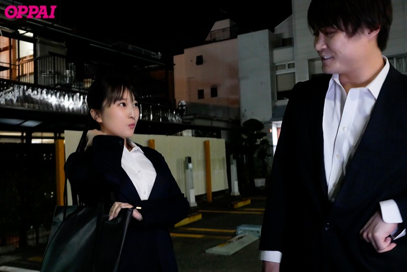 【巨乳 中出し】会社の飲み会で終電を逃した僕に「うちに泊まっていきます?」と巨乳の後輩女子が小悪魔な囁き。部屋着の胸チラ誘惑に負けて何度もSEXした 月野かすみ│OPPAI│pppd00933