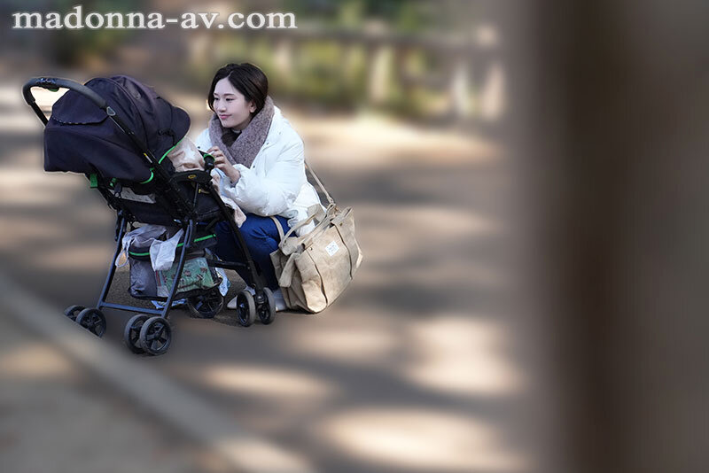 【巨乳 中出し】巨乳ママ借金取り立て自宅訪問レ×プ ～夫、息子、ママ友のすぐ傍で…～ 木村玲衣│おっぱい祭り│ofes00005