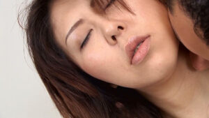 【巨乳 中出し】バツイチ独身の自由奔放な四十路熟女はGカップのデカ乳を揺らして中出しSEXでご満悦！│即ヌキ│h_1724v102i00009
