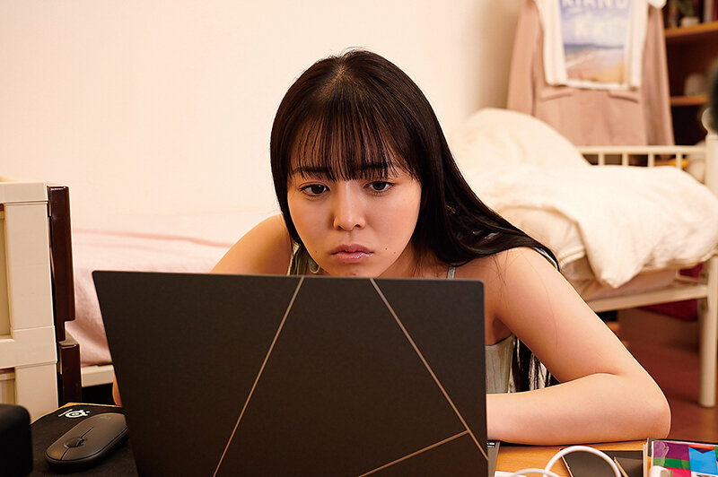 【巨乳 中出し】巨乳美大生の悲劇！？課題のヌードモデルを兄と父にお願いしたら勃起が収まらずそのまま3P連続射精！？ 羽月乃蒼│七狗留│h_237nact00010