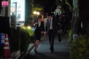 【巨乳 中出し】歓迎会で終電を逃した僕に「先輩うちに泊まっていきます？」と肉食系の新卒女子が小悪魔な甘い囁き。誘惑に負けて何度もSEXした 深田えいみ│MOODYZ DIVA│midv00232