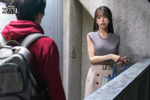 【巨乳 中出し】毎日泊まりに来る彼氏持ちの女友達から無自覚に誘惑され、勇気を出せず生殺し状態になった僕.。 逢坂希穂│HHHグループ│royd00266