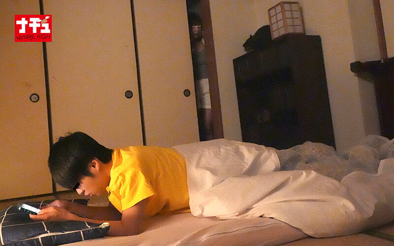 【巨乳 中出し】勃起たばこを注意しなかったばかりに甥っ子が寝付けずフル勃起！「ごめんね手じゃ痛い？なら口で」困った叔母さんが朝まで何度もフェラ抜きしてくれました│----│1nhdtc00126