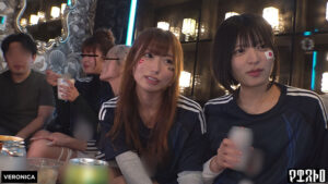 【巨乳 中出し】ゴールイン！美少女サポーター達とスタジアム外で秘密のオフサイド！【みゆ/ゆみ/れい/りん】Ver.みゆ＆ゆみ│----│1vrnc00058