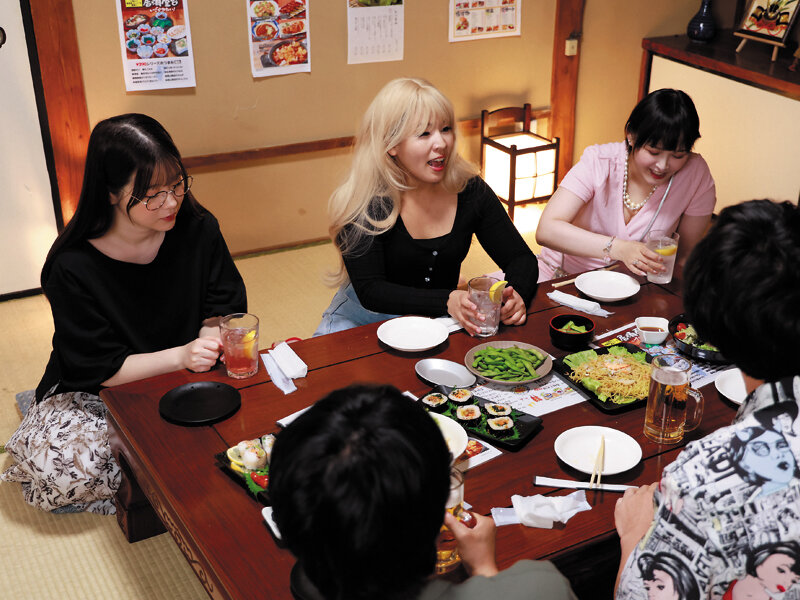 【巨乳 中出し】合コン数合わせ要員の陰キャ女子に居酒屋トイレで路上でめっちゃキスされ軽率にお持ち帰りしたら…一発ヤっても帰ってくれず勝手に同棲開始 デカパイズリと乳揺らしピストンで連日ザーメン抜き盗られ生活 丸最レア│アリスJAPAN│dvaj00719