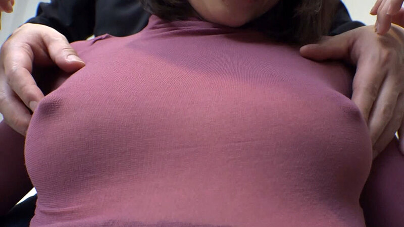 【巨乳 中出し】私、エッチについて貪欲だと思ってます。普段ワタシはこんな服で浮気相手を探しています。見かけたら声かけてください。不倫候補登録待ってます！│即ヌキ│h_1724a069b00004