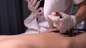 【巨乳 中出し】夜勤主任看護師、個室逆ナンパ 尿瓶で尿処理はOKのサイン！│即ヌキ│h_1724a074b00002
