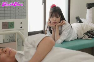 【巨乳 中出し】幼なじみの生意気ギャルと保健室のベッドで偶然隣になり、学校サボって一日中精子枯れるまでヤリまくり！ 新井リマ│kira☆kira BLACK GAL│blk00685