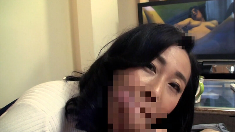 【巨乳 中出し】嫁の母と一緒に熟女モノAV鑑賞。エッチな気分が盛り上がり禁断の情欲に堕ちる完熟義母のド痴女セックス！│即ヌキ│h_1724a083g00001