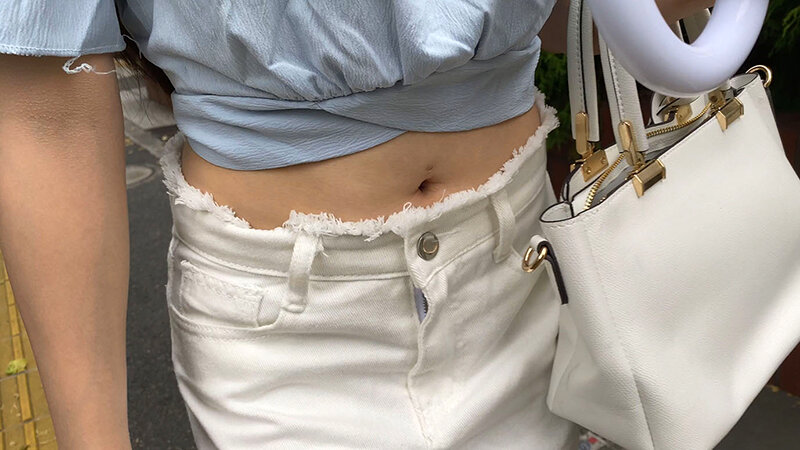 【巨乳 中出し】無防備ヘソ出し美女 粘着追跡 連れ込み キメ生セク│素人39│h_1605stsk00213