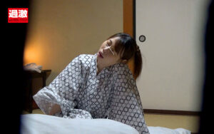 【巨乳 中出し】母乳睡姦 客室に侵入され母乳を搾られながら中出しされた女たち│----│1nhdtb00663