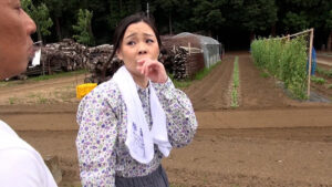 【巨乳 中出し】農業の実態調査と作業中の熟女さんをナンパしてホテルでインタビュー！バツイチ性欲旺盛熟女と欲求不満解消の中出しSEX！│即ヌキ│h_1724a140g00009