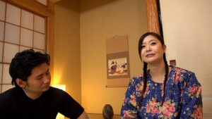 【巨乳 中出し】結婚3年目の若妻さんをアンケート調査とナンパ。田舎暮らしで刺激が欲しい若妻さんと快楽絶頂の中出し交尾！│即ヌキ│h_1724a140g00011