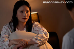 【巨乳 中出し】息子の友人ともう5年間、セフレ関係を続けていますー。 年下の子と不埒な火遊び…中出し情事に溺れる私。 木村玲衣│Madonna│jur00702