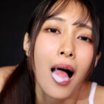 【巨乳 中出し】【VR】【8K】隣の部屋に住むバツイチの巨乳美人に勝手に忍び込まれ夜●いされて… 逢見リカ│さぼてんVR│1sbgvr00008
