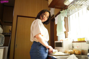 【巨乳 中出し】素人妻が一般大学生の自宅にコンドーム1つ渡され一泊 一度のゴム姦では満足できず宿泊中2度もガチ中出しを許してしまう 騎乗位で天然柔乳が揺れるGカップ眼鏡妻 めぐみさん29歳│COSMOSPICTURES（ソフト・オン・デマンド）│1hawa00264