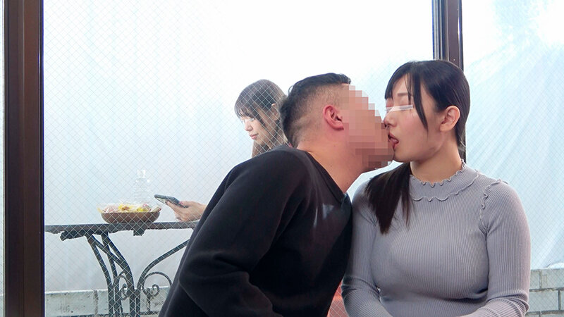 【巨乳 中出し】一般男女モニタリングAV マジックミラーの向こうには実の娘(=彼女)!「娘がダメなら私が…」巨乳母がデカチンすぎて童貞卒業できない娘の彼氏を優しく筆おろし!2 フル勃起デカチ○ポを根元まで受け挿れたご無沙汰オマ○コと性欲溢れる童貞チ○ポの中出しセックスは1…│ザ・マジックミラー(MM号・MM便)│dvmm00406