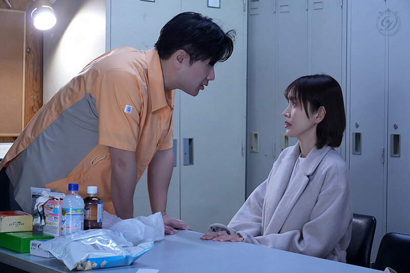 【巨乳 中出し】「盗んでないなら脱いでみろ。」隅から角まで探られた万引き妻 角奈保│DAHLIA│1dldss00522