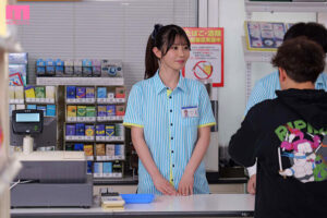 【巨乳 中出し】全裸羞恥調教アルバイト変態店長に深夜シフトでノーブラ巨乳ノーパン接客させられています 葵いぶき│MOODYZ DIVA│mida00696
