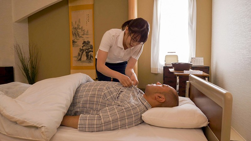 【巨乳 中出し】父親（医院長）の居ない間に彼氏がいる横で気持ち悪い雇われ医師に何度もイカされ中出しされました 佐知子│入魂の一乳│urkk00032