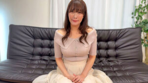 【巨乳 中出し】嬉ション婦人 高揚感に溺れる超ビンカン巨乳奥様は他人棒でイキ狂う あやさん 48歳│五十路ん│h_1165goju00312
